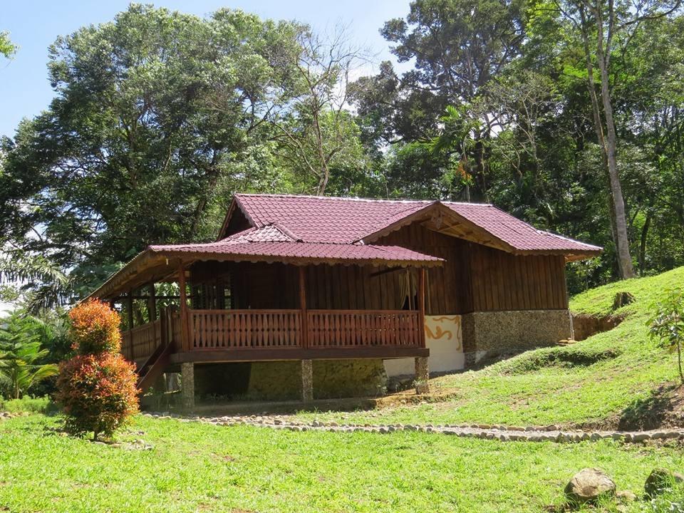 Batu Kapal Jungle Houses Hotel Berastagi Exterior photo